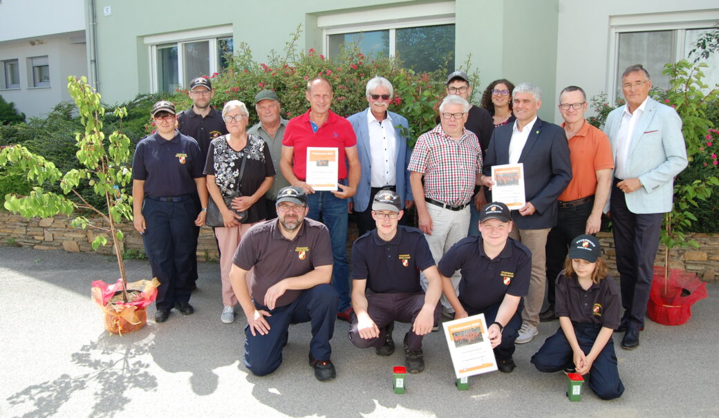 Gruppenbild freiwillige Helfer Frühjahrsputz